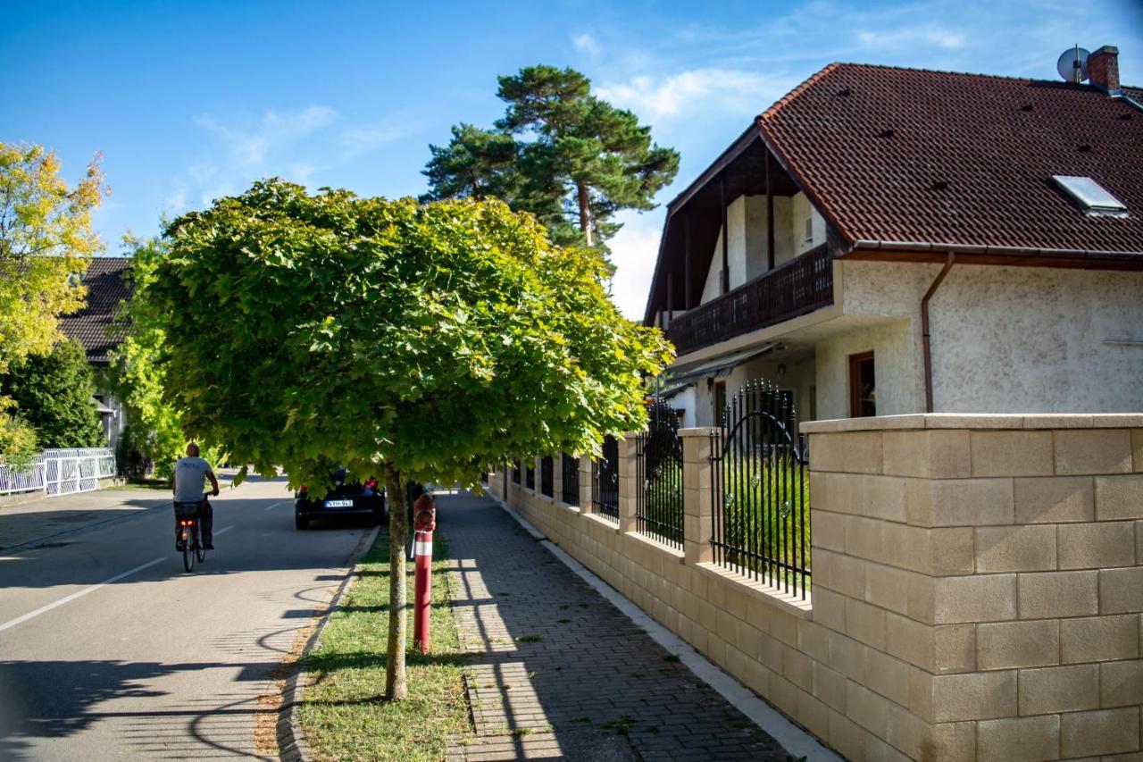 Zsolnay Apartman Siofok Luaran gambar