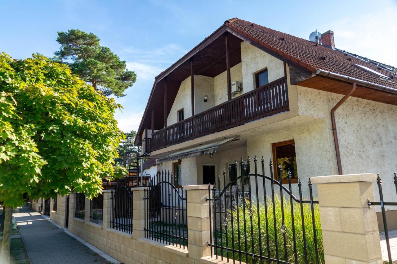 Zsolnay Apartman Siofok Luaran gambar